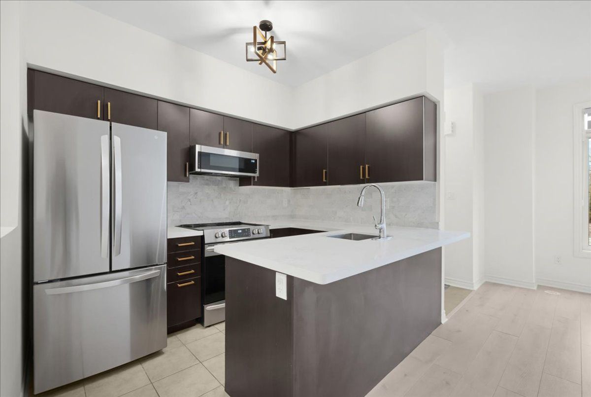 8 Eaton Park Lane Toronto 8 Eaton Park Lane Toronto