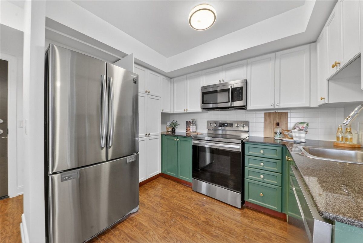 135 Village Green Square Toronto 135 Village Green Square Toronto