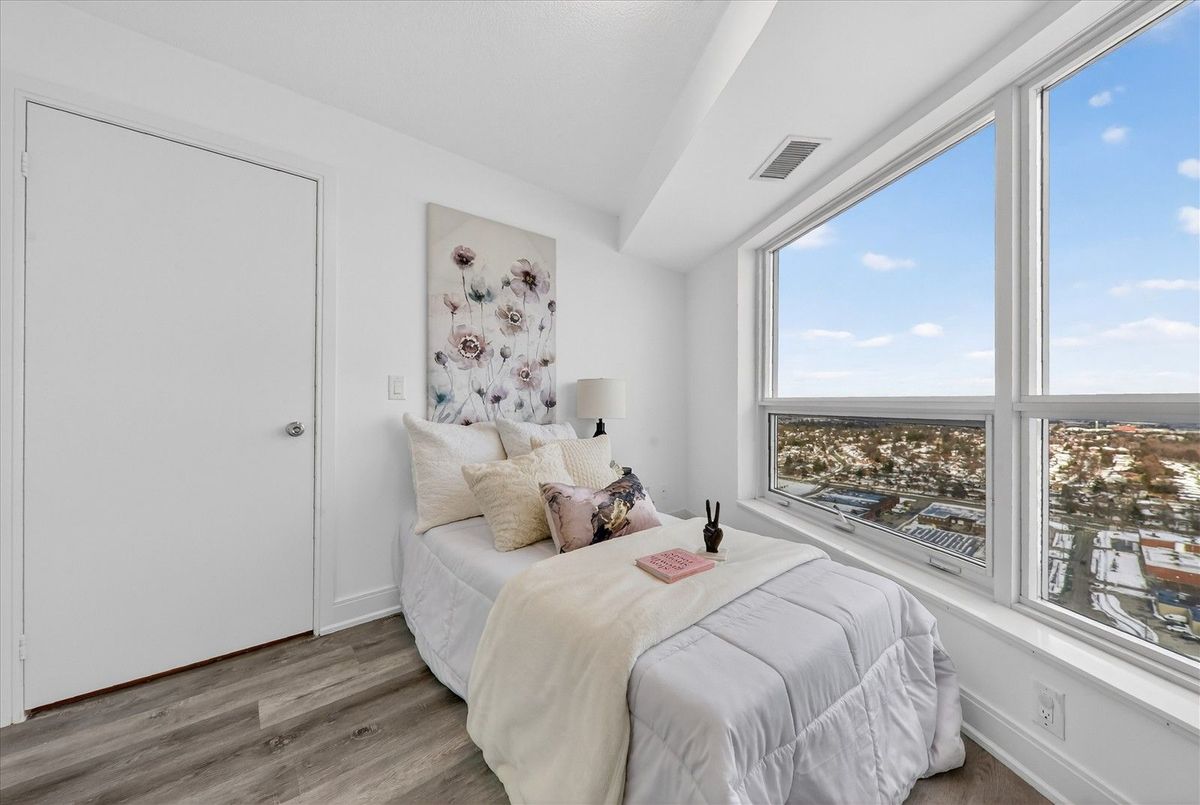 135 Village Green Square Toronto 135 Village Green Square Toronto