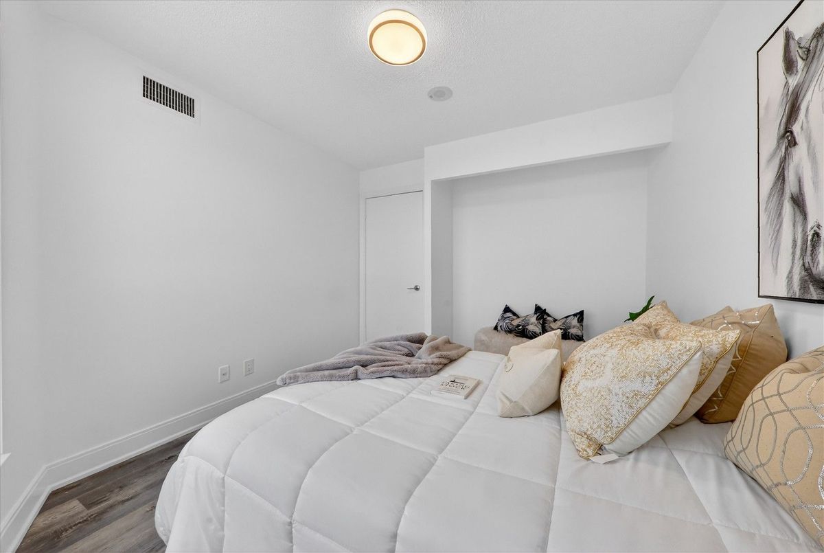 135 Village Green Square Toronto 135 Village Green Square Toronto