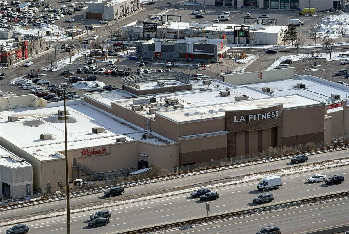 135 Village Green Square Toronto 135 Village Green Square Toronto