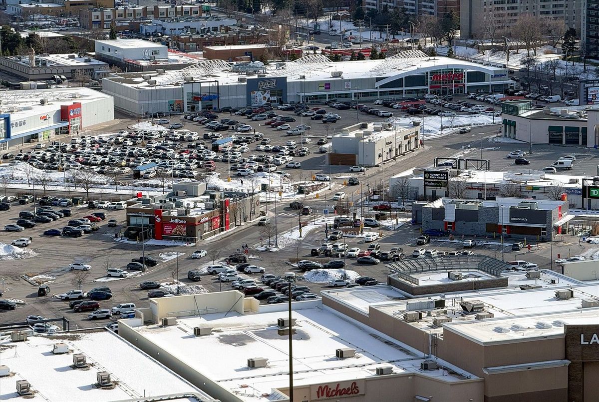 135 Village Green Square Toronto 135 Village Green Square Toronto