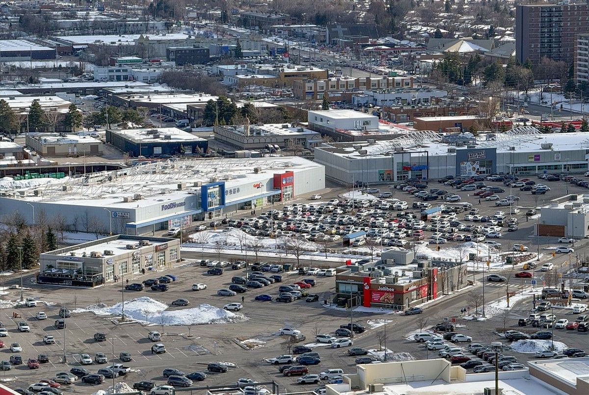 135 Village Green Square Toronto 135 Village Green Square Toronto