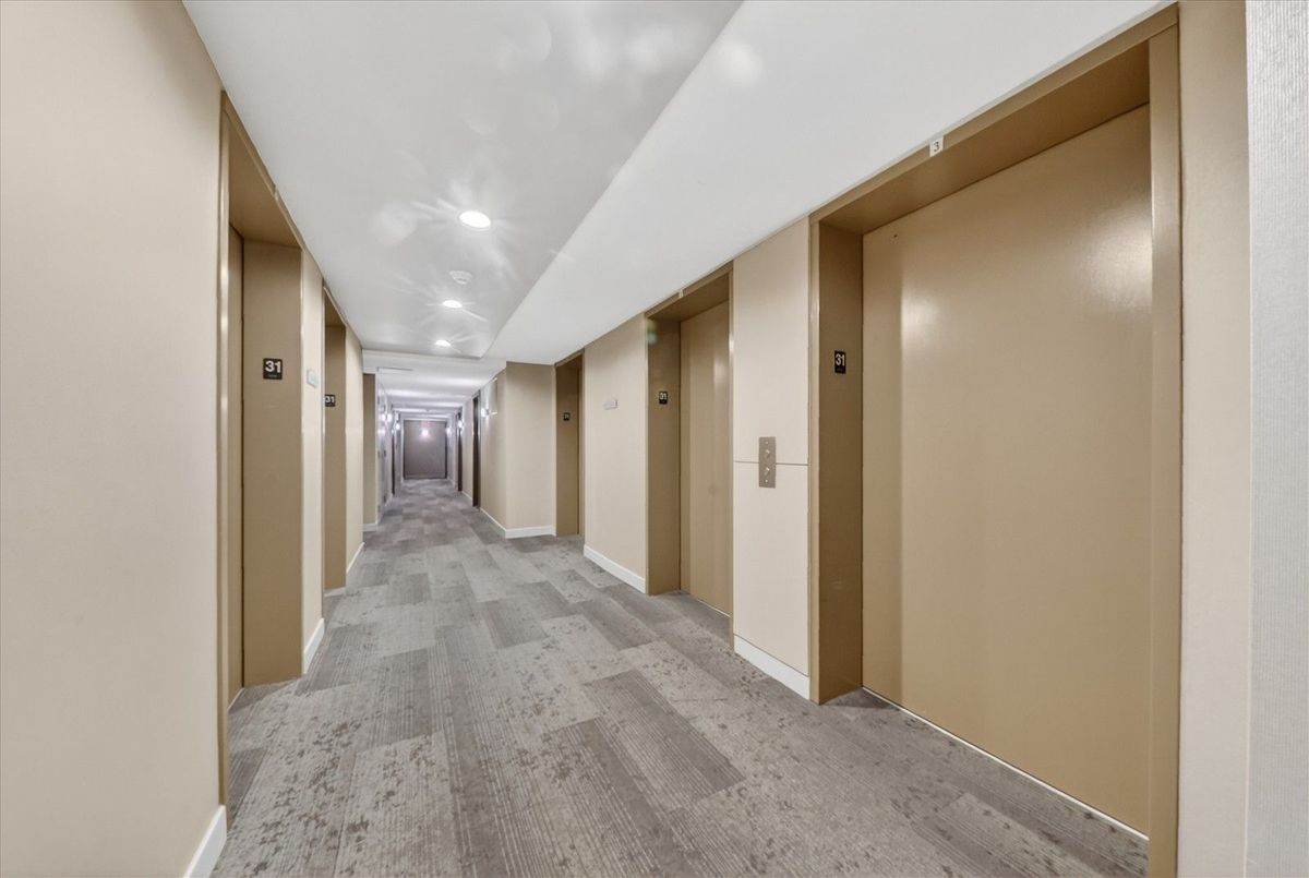 135 Village Green Square Toronto 135 Village Green Square Toronto