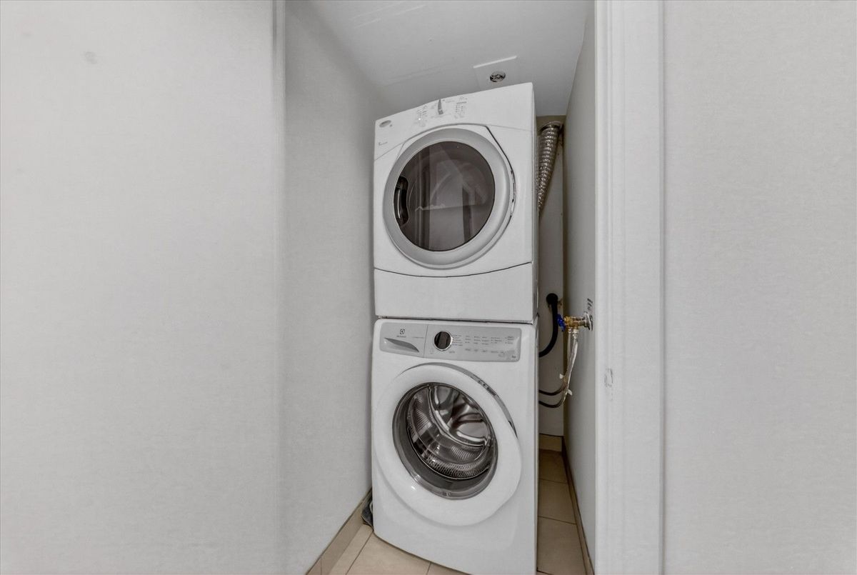 135 Village Green Square Toronto 135 Village Green Square Toronto