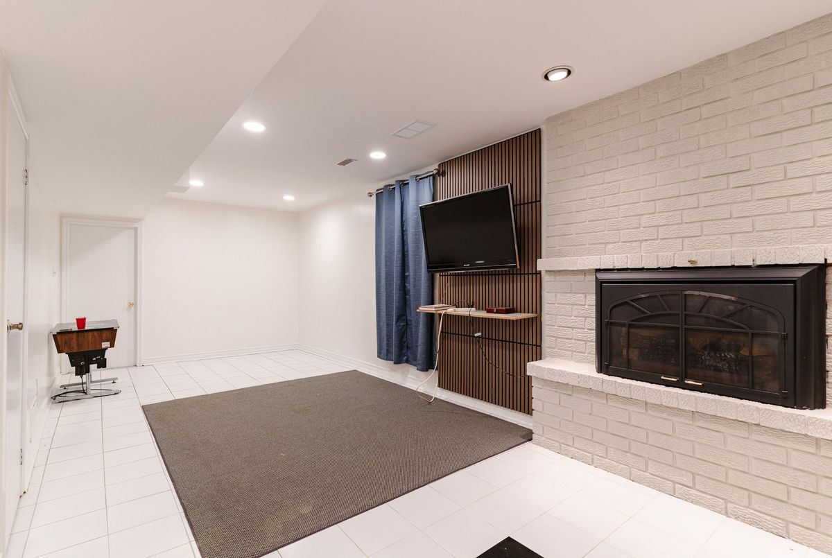 1405 Rougemount Drive Pickering 1405 Rougemount Drive Pickering