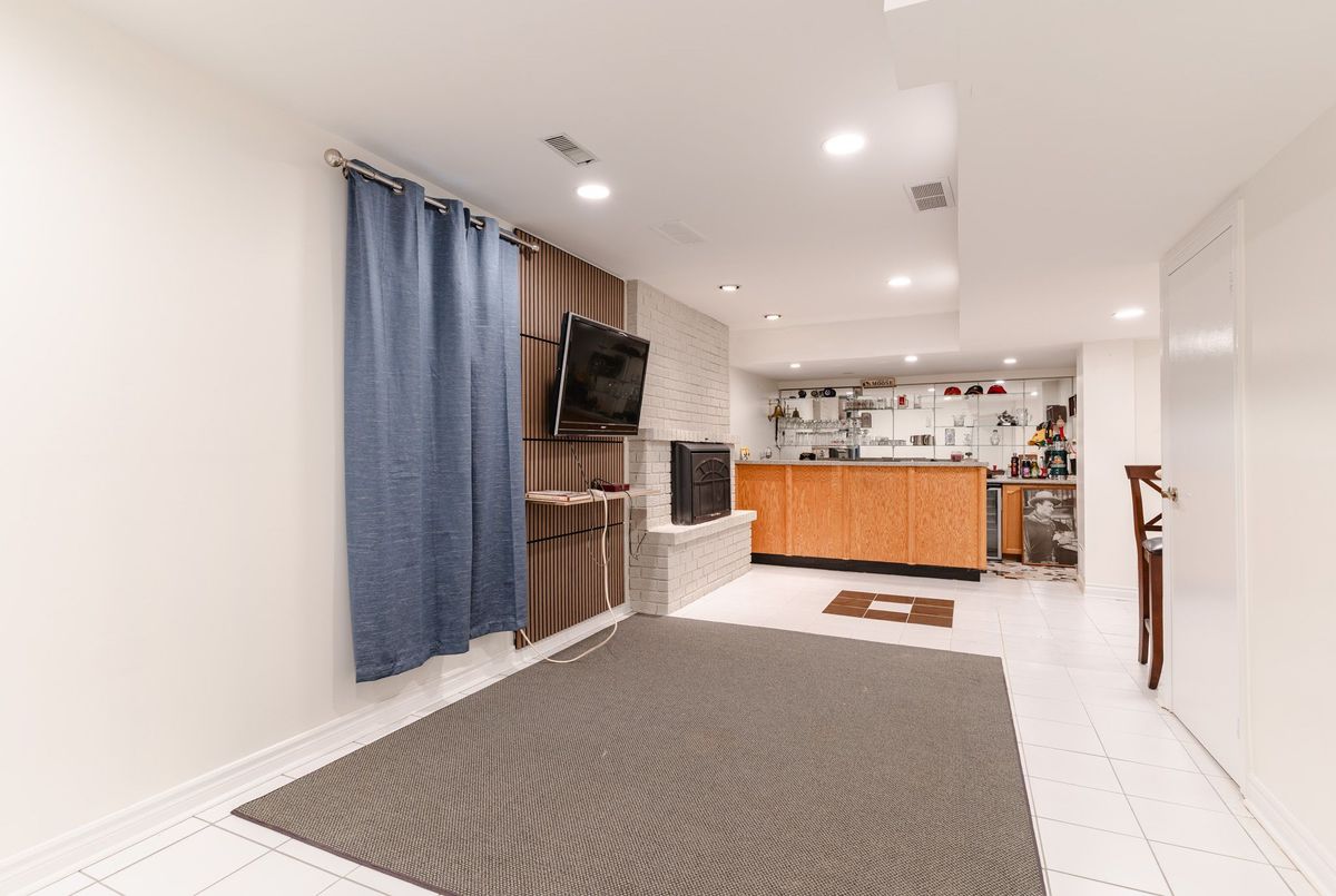 1405 Rougemount Drive Pickering 1405 Rougemount Drive Pickering