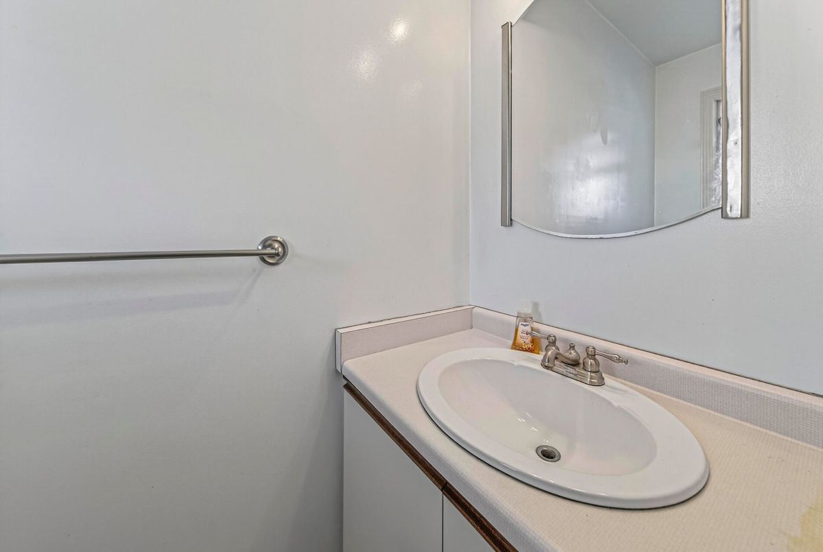 215 Sagebrush Street Oshawa 215 Sagebrush Street Oshawa