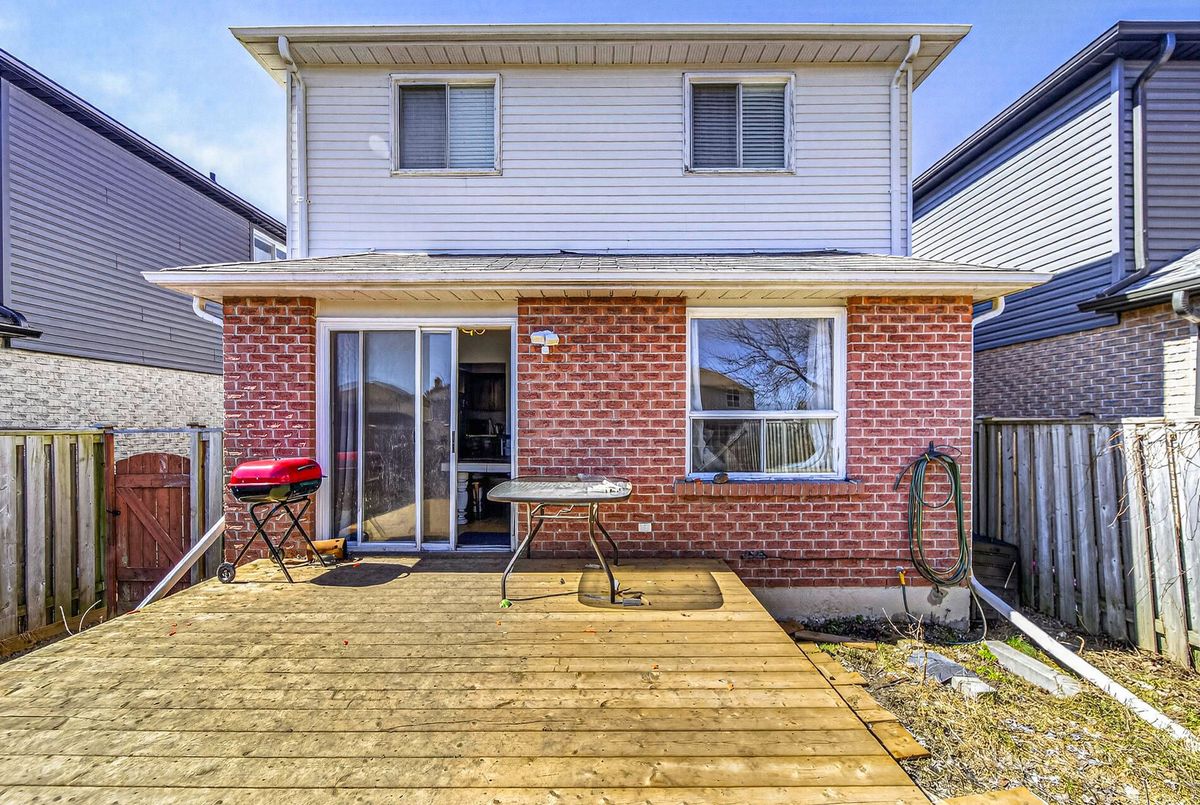 215 Sagebrush Street Oshawa 215 Sagebrush Street Oshawa