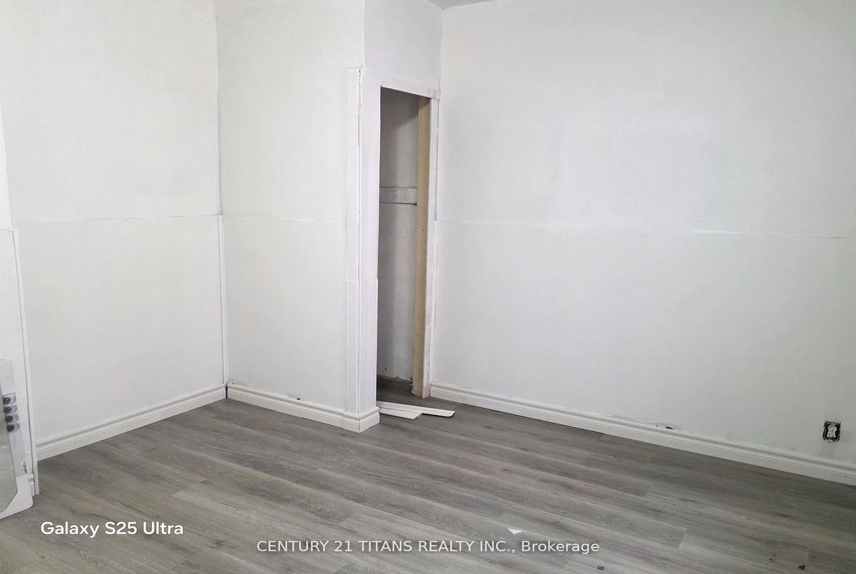 119 Heale Avenue Toronto 119 Heale Avenue Toronto