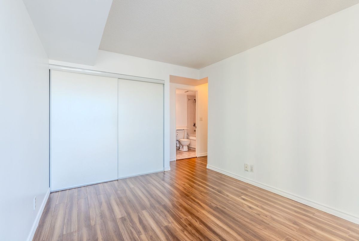 1 Lee Centre Drive Toronto 1 Lee Centre Drive Toronto