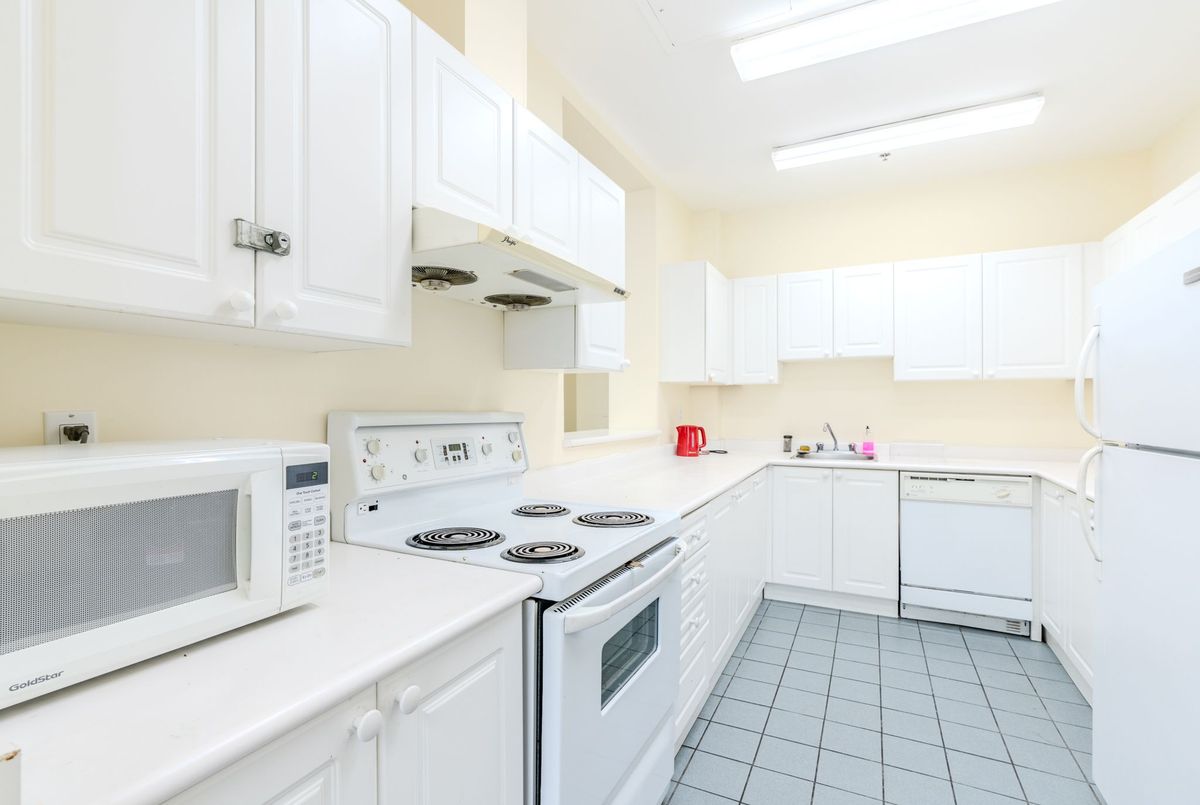 1 Lee Centre Drive Toronto 1 Lee Centre Drive Toronto