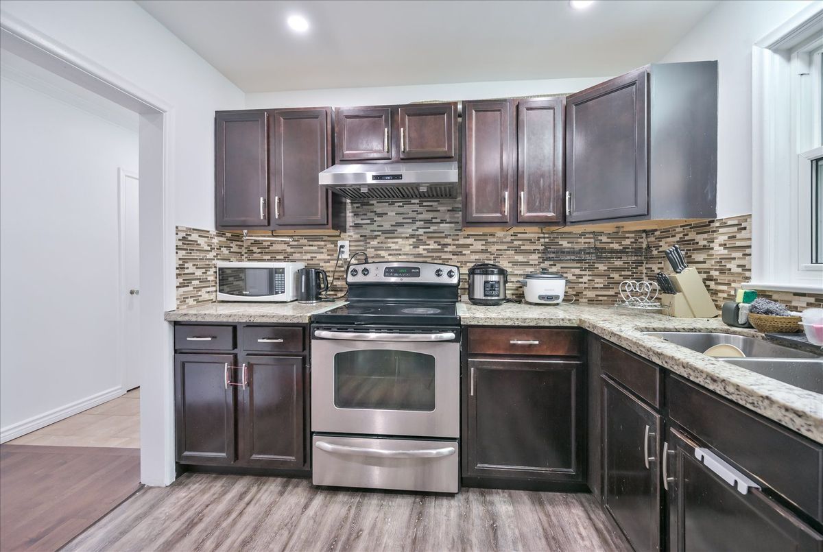 16 Arnprior Road Toronto 16 Arnprior Road Toronto