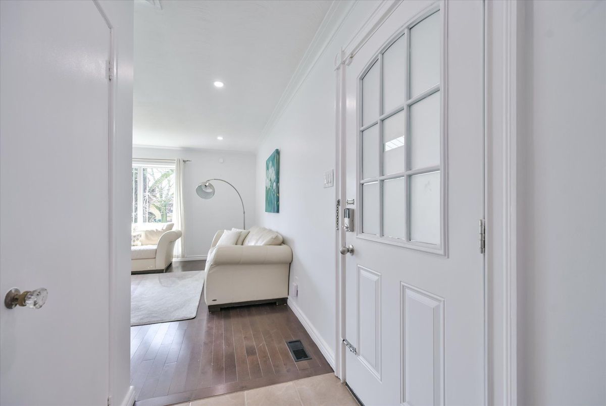 16 Arnprior Road Toronto 16 Arnprior Road Toronto