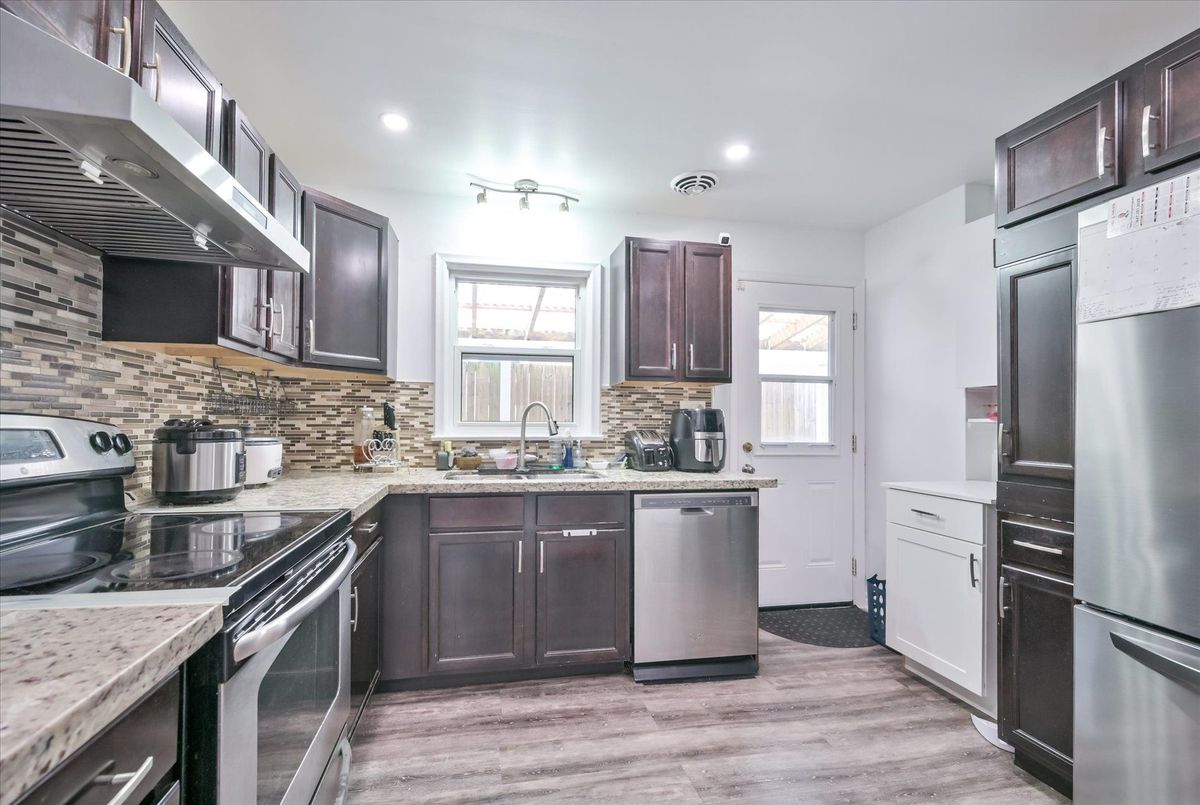 16 Arnprior Road Toronto 16 Arnprior Road Toronto
