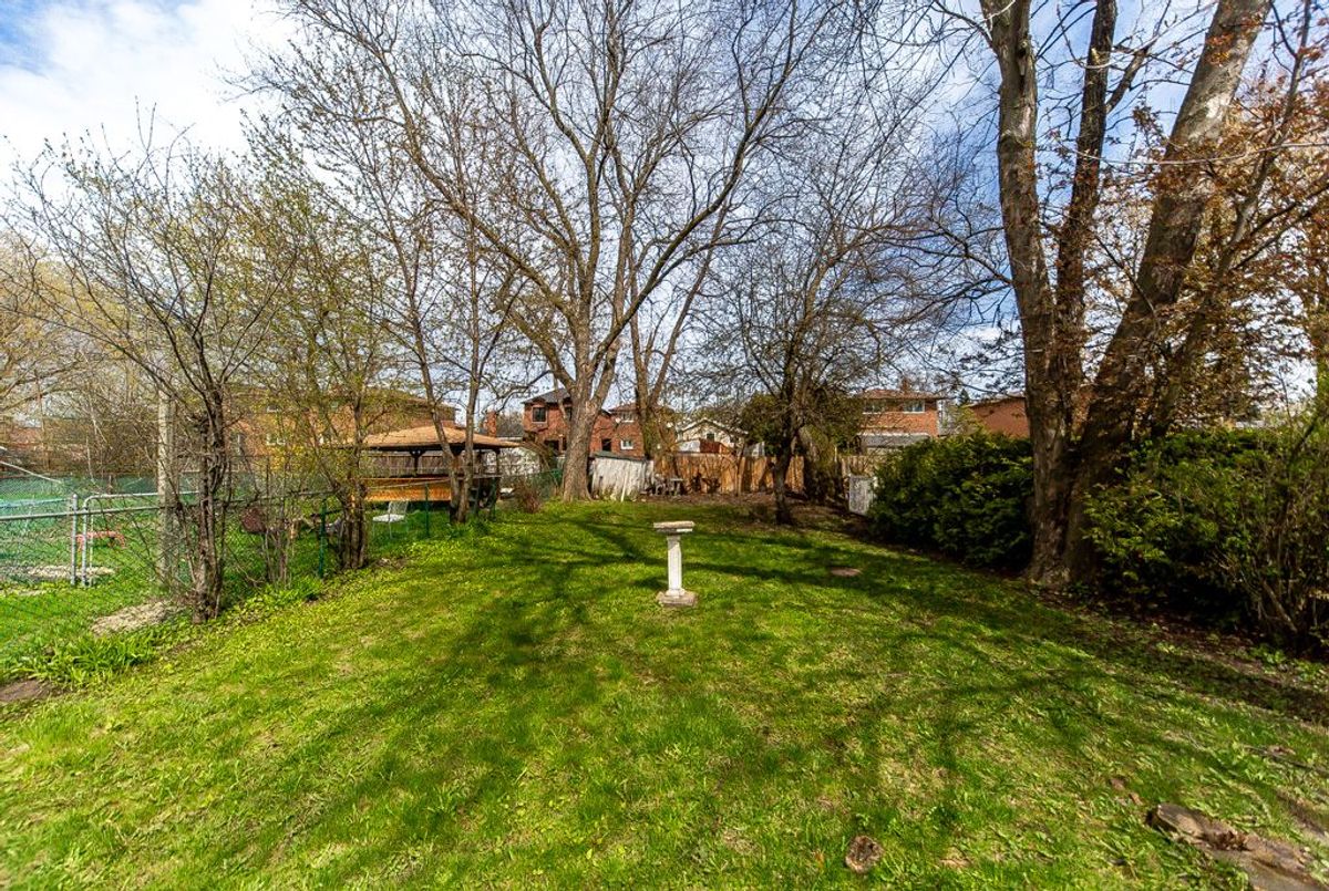 141 Haslam Street Toronto 141 Haslam Street Toronto
