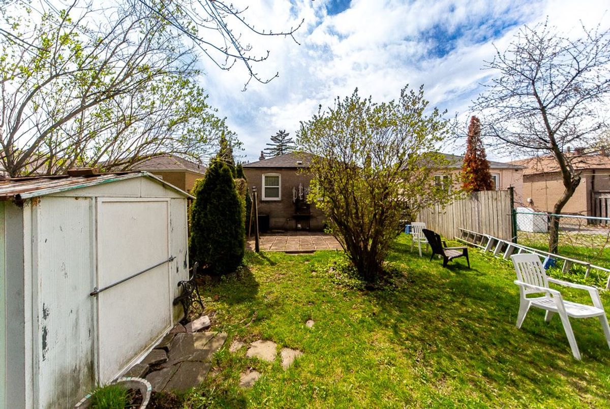 141 Haslam Street Toronto 141 Haslam Street Toronto