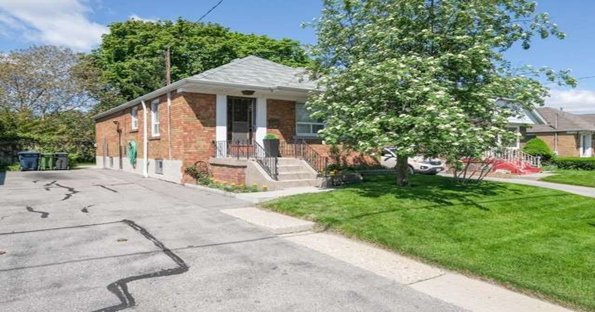 136 North Woodrow Blvd Toronto
