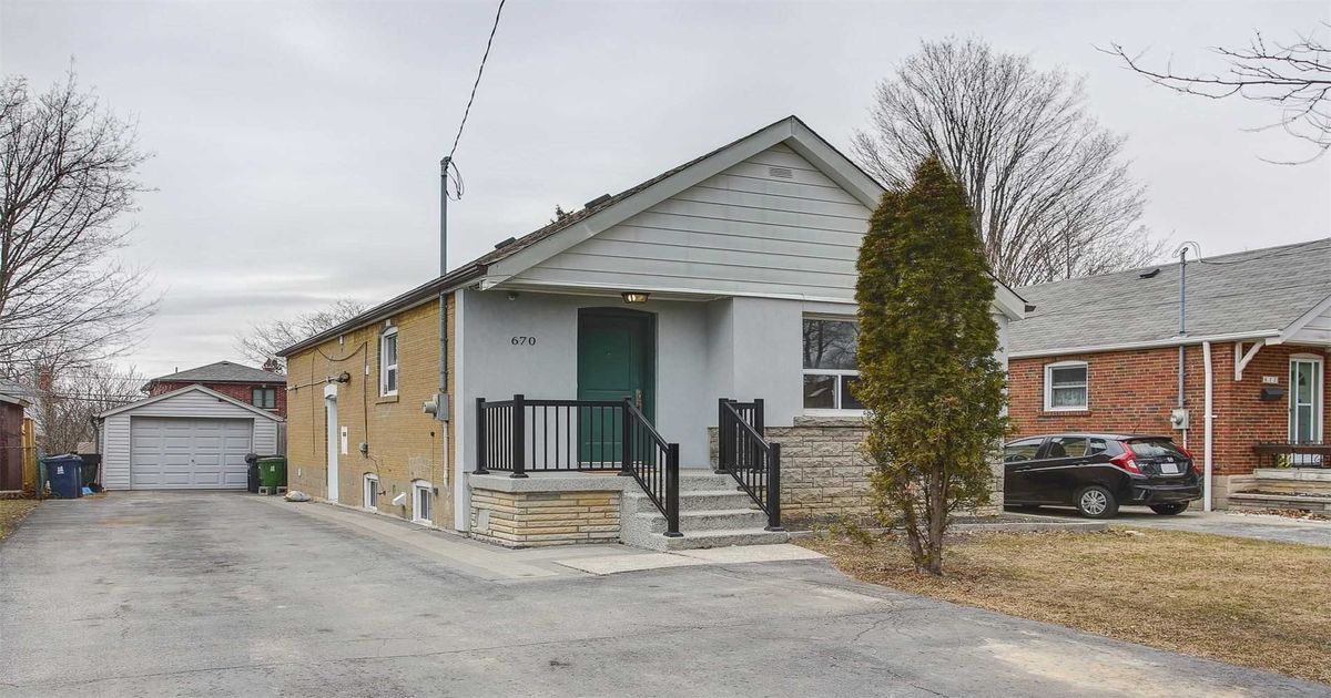670 Pharmacy Ave Toronto