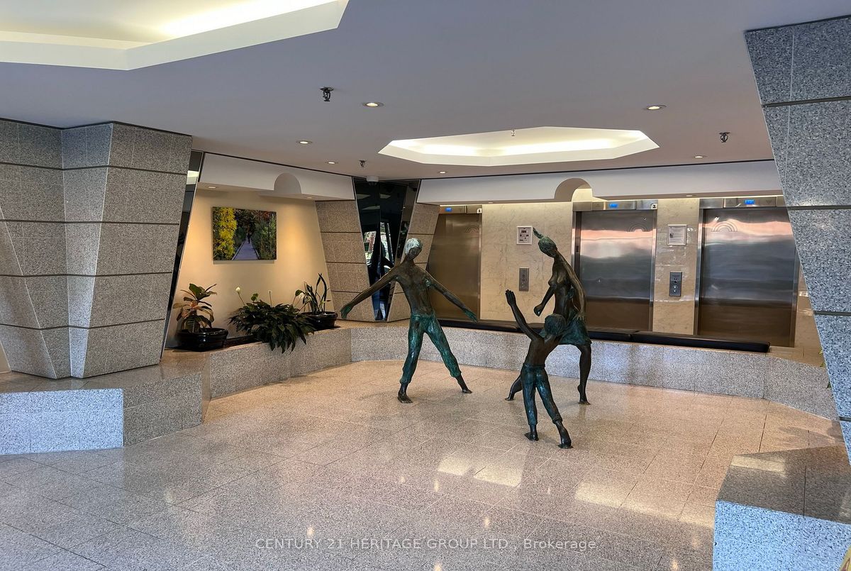 2466 Eglinton Ave E Toronto 2466 Eglinton Ave E Toronto