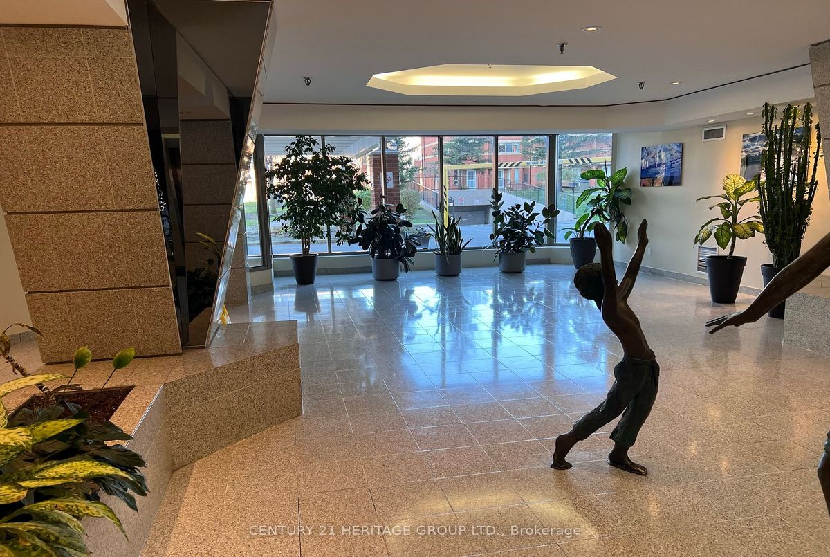 2466 Eglinton Ave E Toronto 2466 Eglinton Ave E Toronto