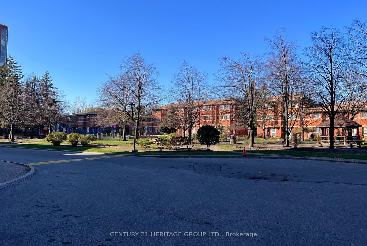 2466 Eglinton Ave E Toronto 2466 Eglinton Ave E Toronto