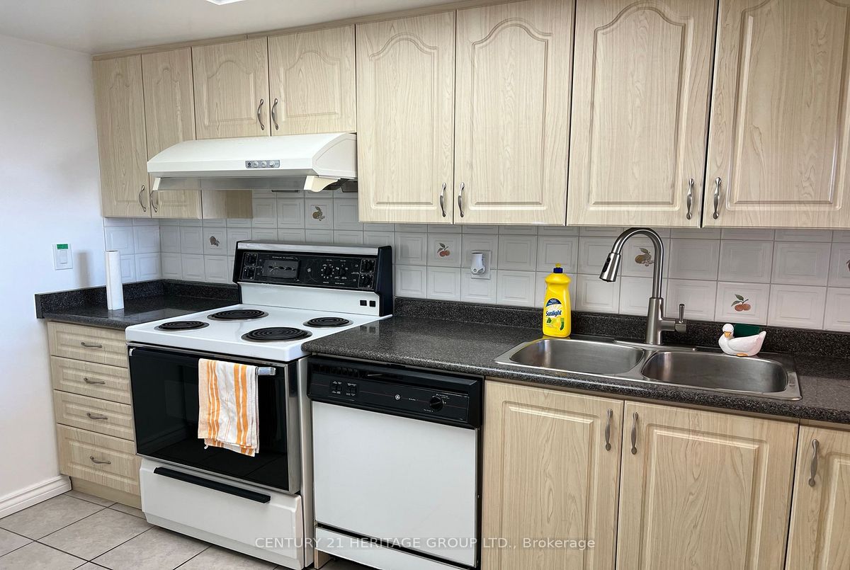 2466 Eglinton Ave E Toronto 2466 Eglinton Ave E Toronto