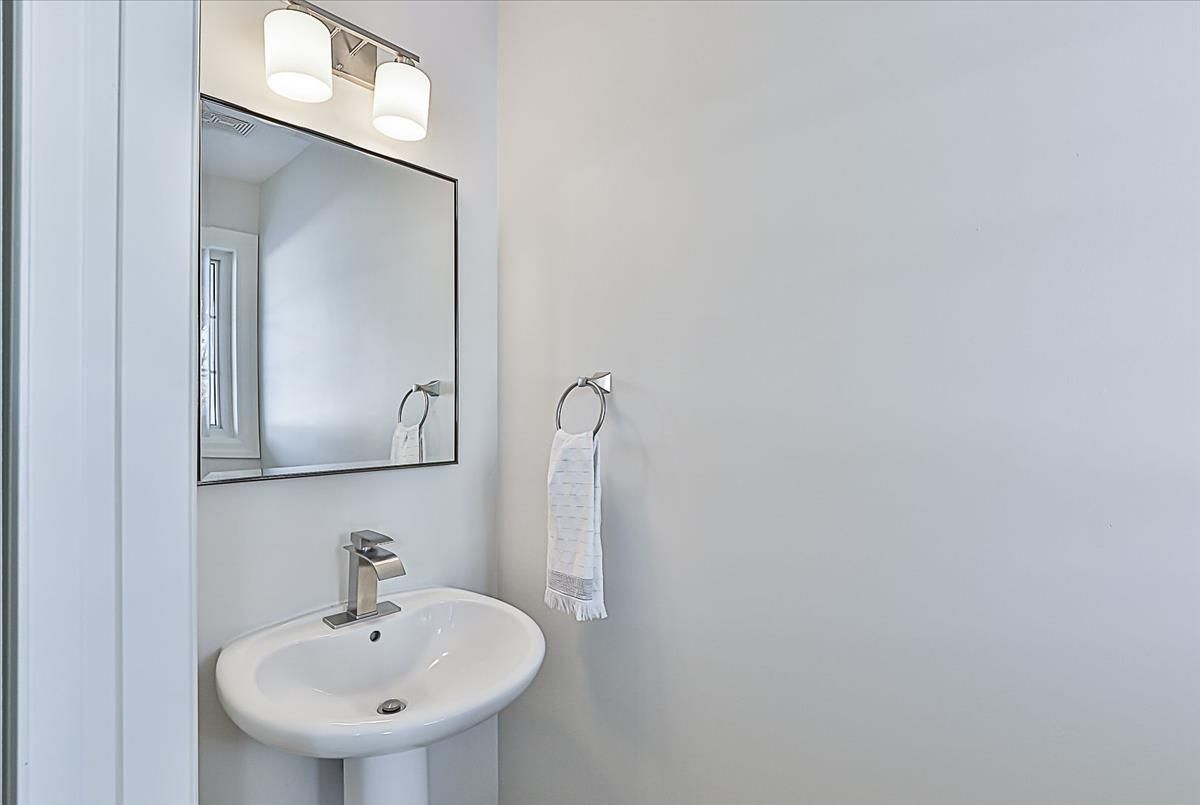 90 Coleridge Dr Newmarket 90 Coleridge Dr Newmarket