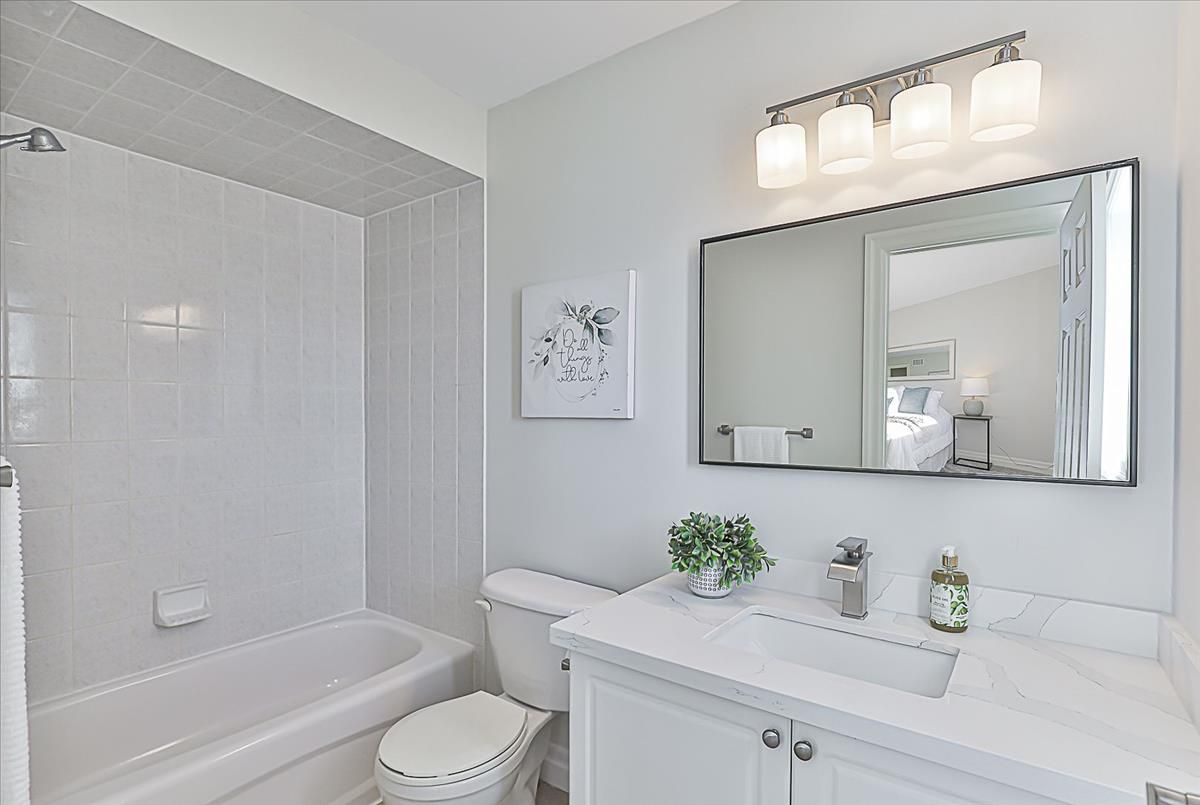 90 Coleridge Dr Newmarket 90 Coleridge Dr Newmarket