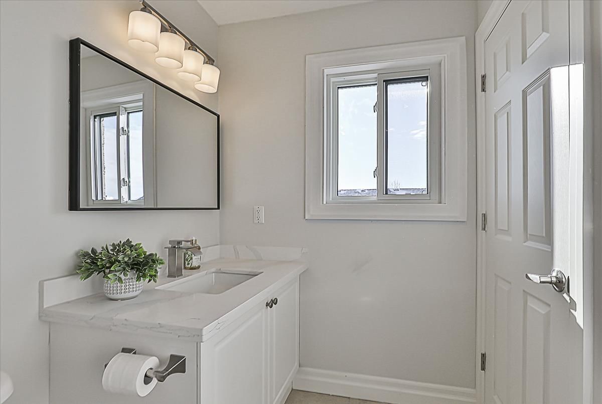 90 Coleridge Dr Newmarket 90 Coleridge Dr Newmarket