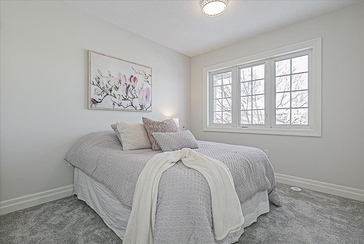 90 Coleridge Dr Newmarket 90 Coleridge Dr Newmarket