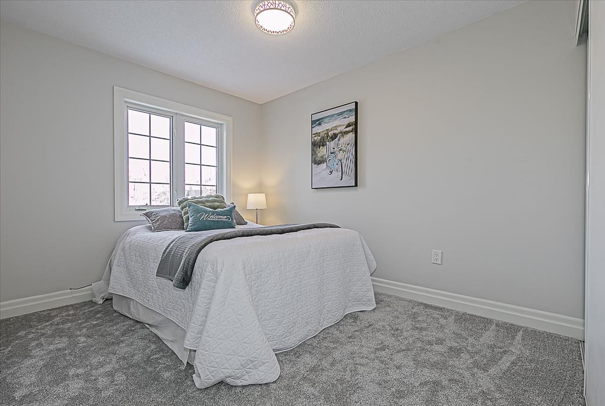 90 Coleridge Dr Newmarket 90 Coleridge Dr Newmarket