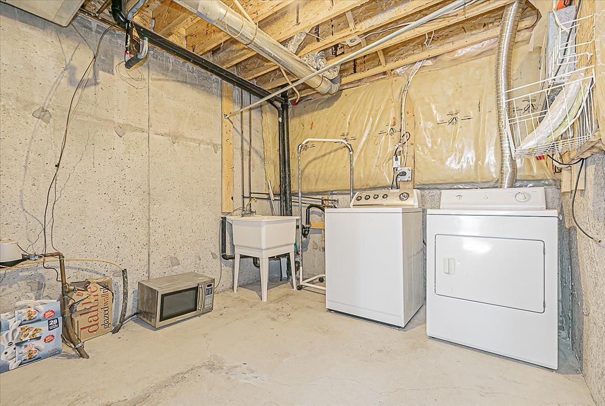 90 Coleridge Dr Newmarket 90 Coleridge Dr Newmarket