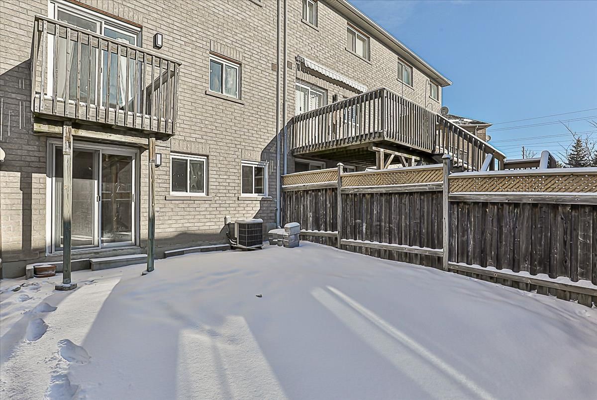 90 Coleridge Dr Newmarket 90 Coleridge Dr Newmarket