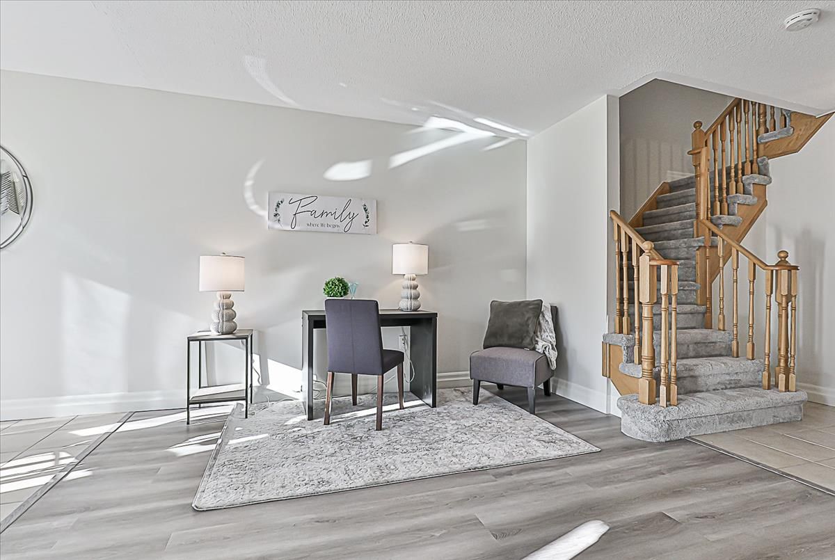 90 Coleridge Dr Newmarket 90 Coleridge Dr Newmarket