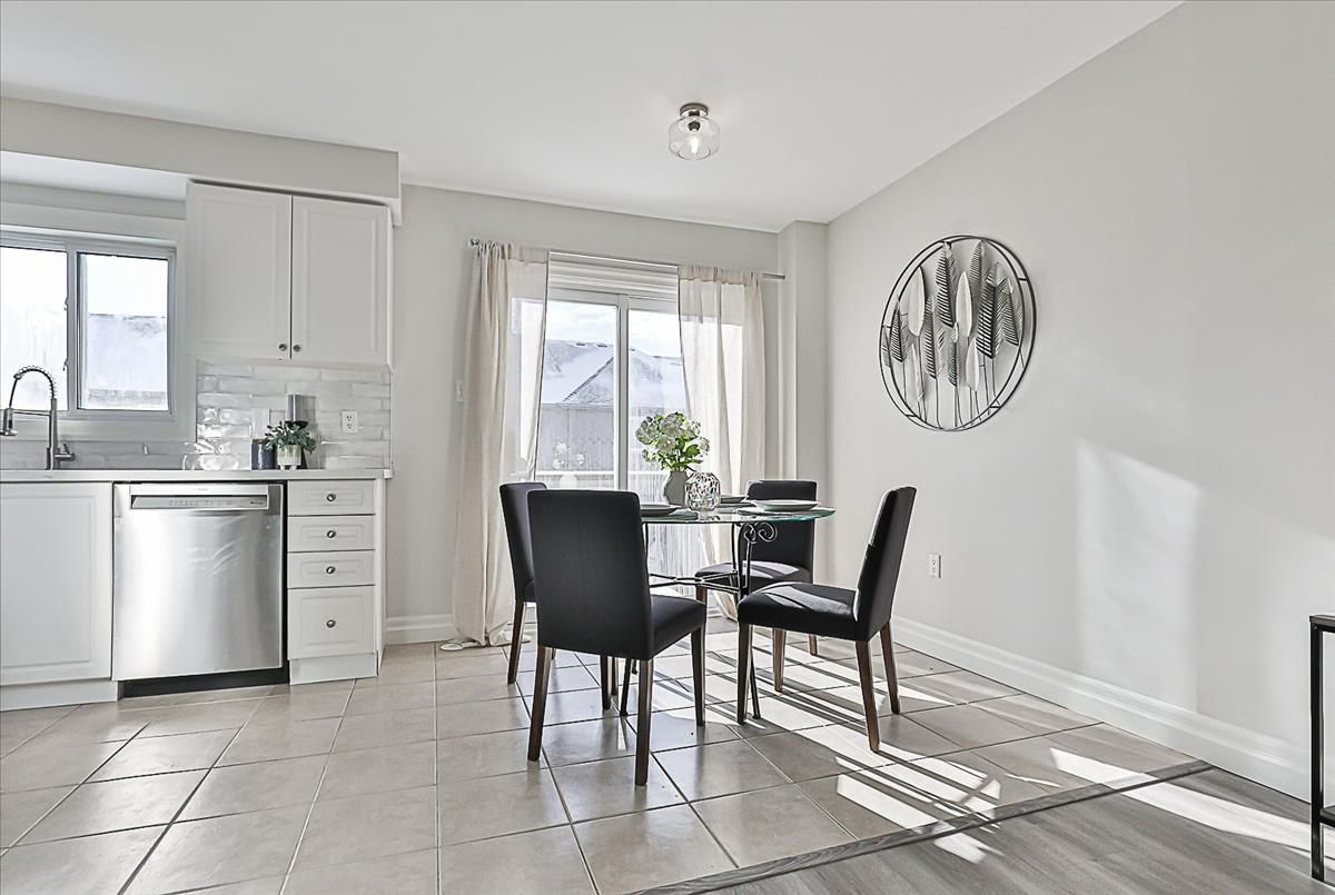 90 Coleridge Dr Newmarket 90 Coleridge Dr Newmarket