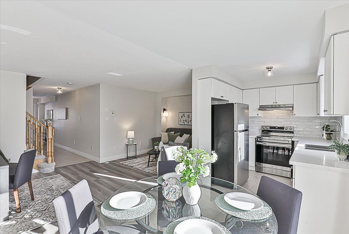 90 Coleridge Dr Newmarket 90 Coleridge Dr Newmarket