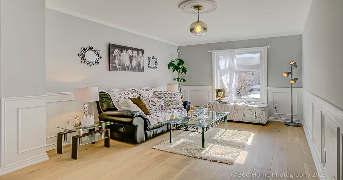 350 Pickering Crescent Newmarket