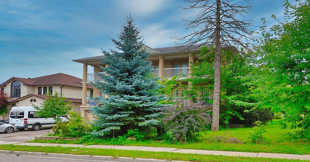 135 spruce Avenue Richmond Hill