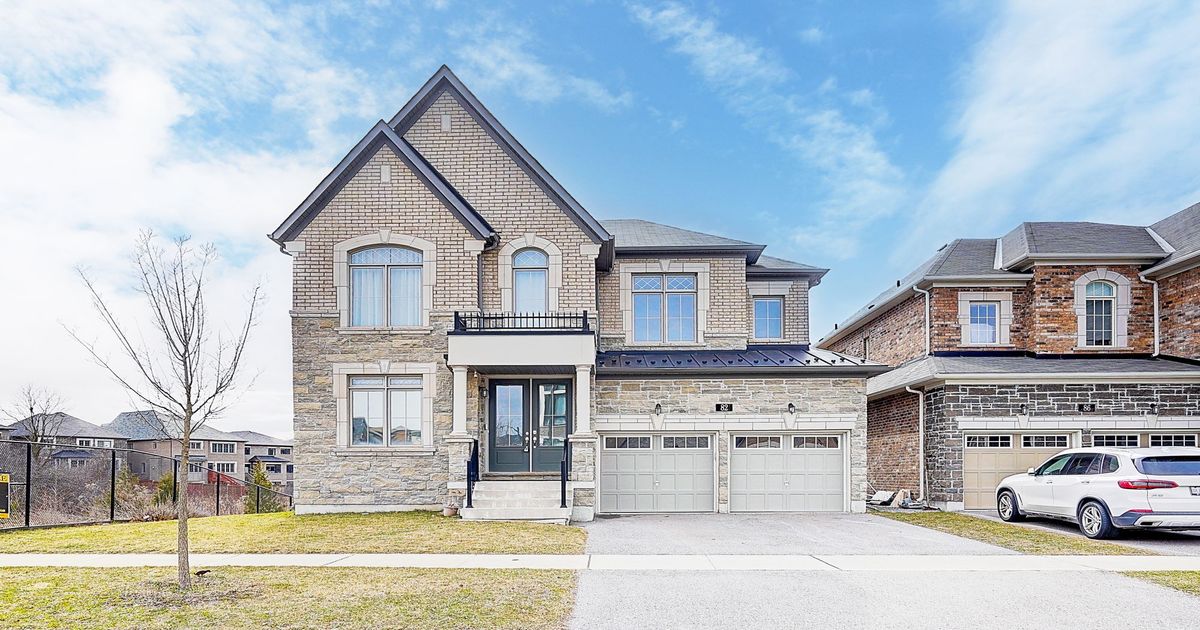 82 Conklin Crescent Aurora