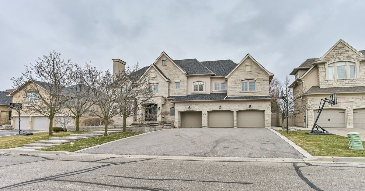 33 Evita Court Vaughan
