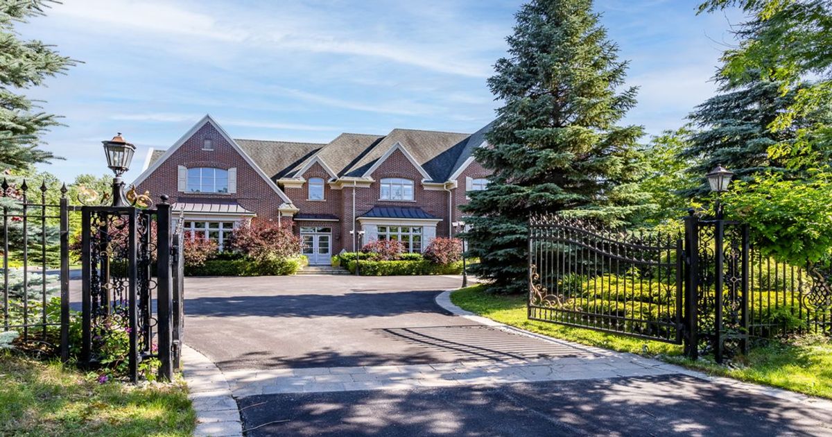 851 Woodland Acres Crescent Vaughan