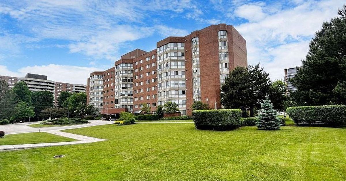 5 Weldrick Road W Richmond Hill