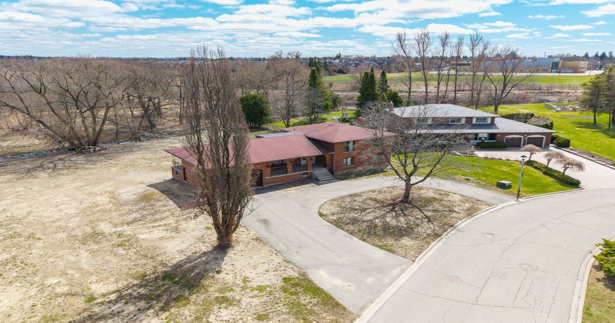 155 Dennison Street King