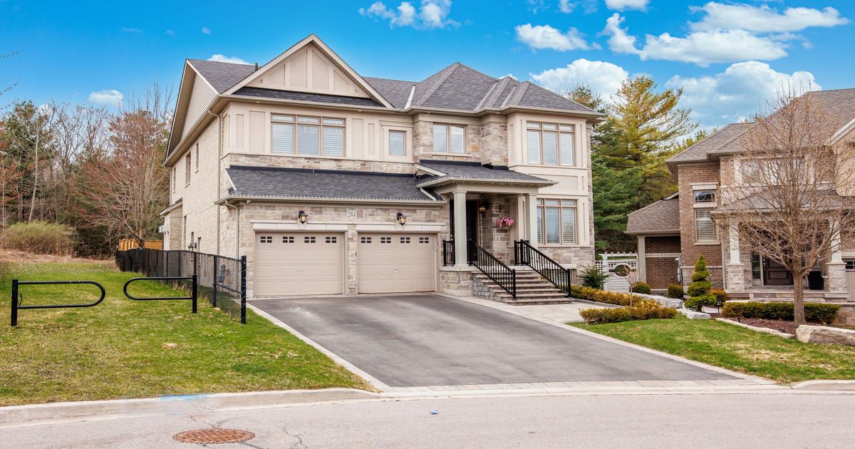 244 Frederick Curran Lane Newmarket