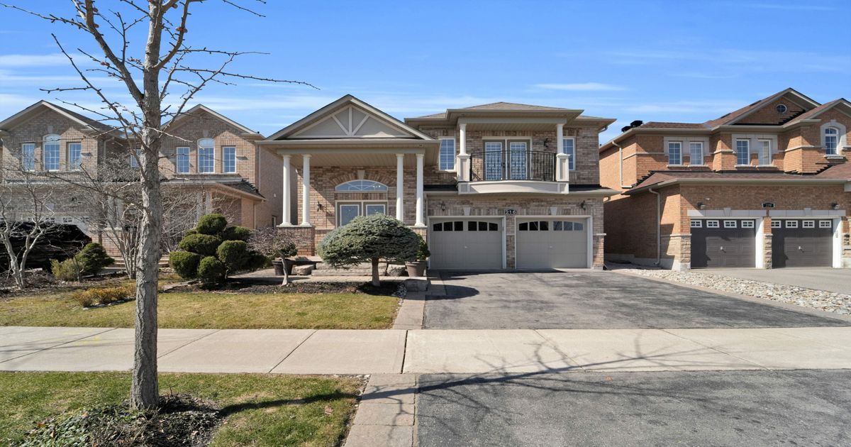 216 Sir Sanford Fleming Way Vaughan