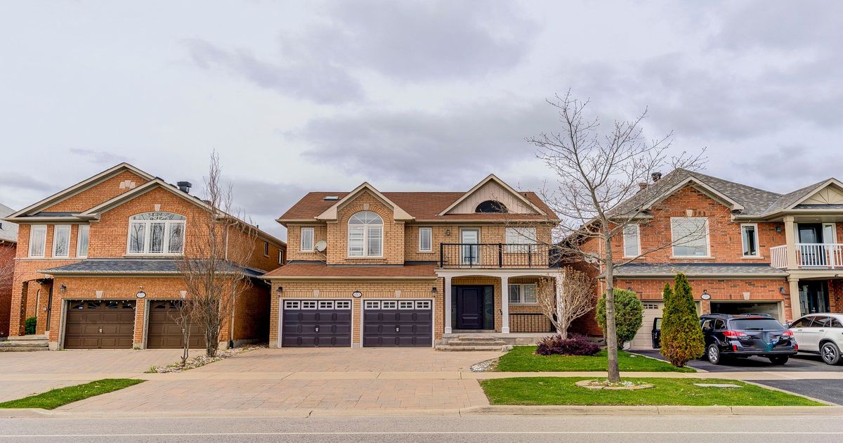 60 Regatta Avenue Richmond Hill