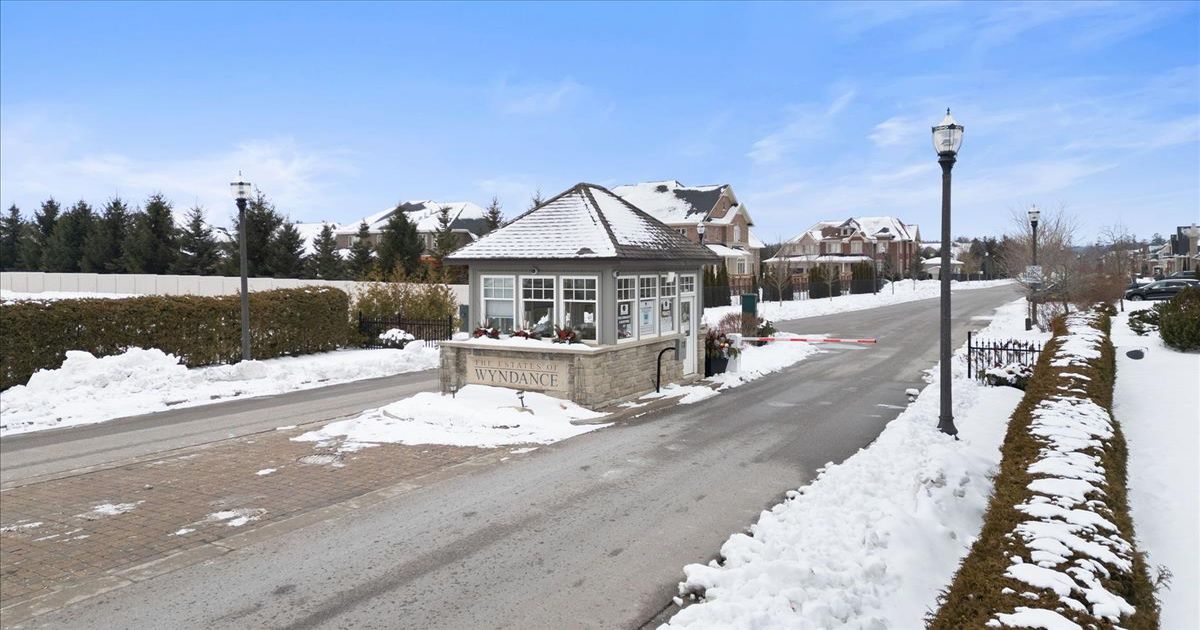 20 Country Club Crescent Uxbridge