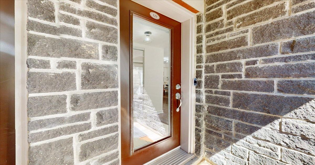 2 Dunsheath Way Markham