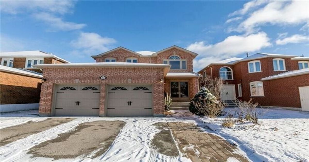 32 Aristotle Drive Richmond Hill